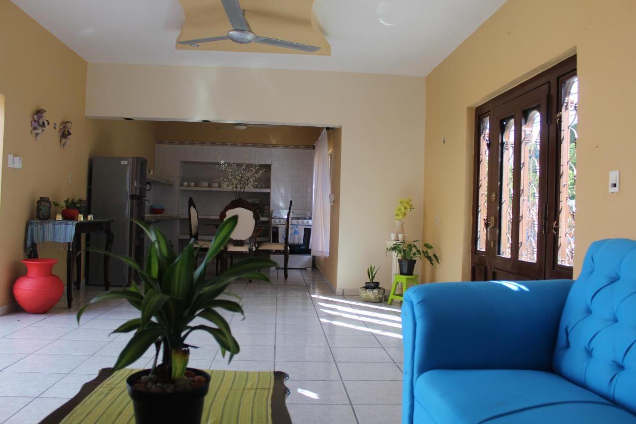 Casa Tunich Naj Panzió Valladolid  Kültér fotó
