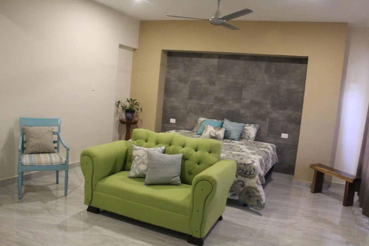 Casa Tunich Naj Panzió Valladolid  Kültér fotó